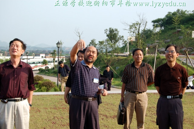 衡阳市教育局来我校年检评估